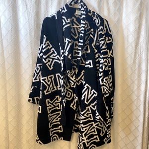 M/L Victoria’s Secret PINK Robe